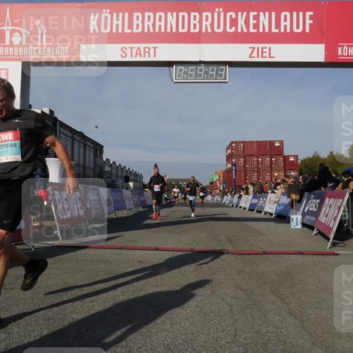 03.10.2025 - Köhlbrandbrückenlauf Matties Gatica Varas http://msf.ph/oto/9165691 03.10.2025 09:59:45 Ziel 1158, 1248, 2697, 2709, 2710, 2959, 3087, 3464, 3718 meine-sportfotos.de