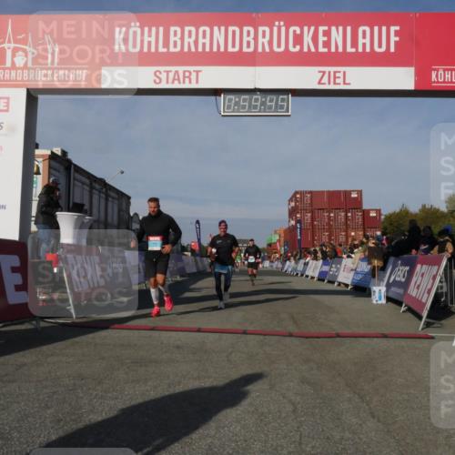 03.10.2025 - Köhlbrandbrückenlauf Matties Gatica Varas http://msf.ph/oto/9165699 03.10.2025 09:59:47 Ziel 1158, 1248, 2697, 2709, 2710, 2959, 3087, 3464, 3718 meine-sportfotos.de