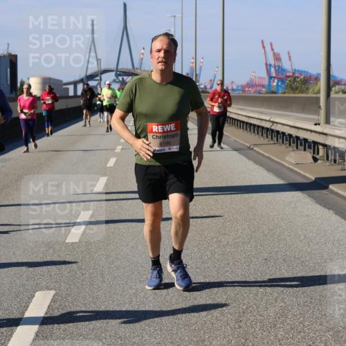 03.10.2025 - Köhlbrandbrückenlauf Strokosch-Dieckow http://msf.ph/oto/9165700 03.10.2025 13:15:39 Position 3 4531, 6196 meine-sportfotos.de