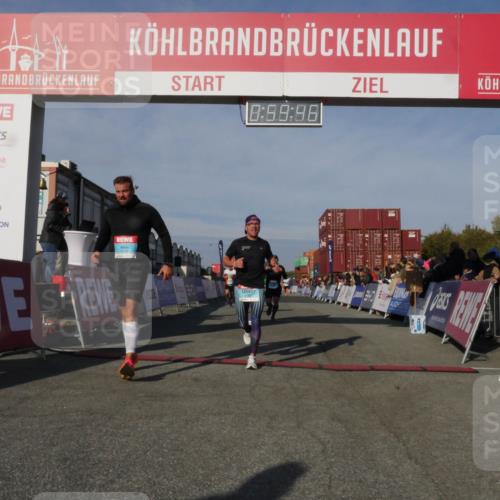 03.10.2025 - Köhlbrandbrückenlauf Matties Gatica Varas http://msf.ph/oto/9165702 03.10.2025 09:59:48 Ziel 1158, 1248, 2697, 2709, 2710, 2884, 2959, 3137, 3464 meine-sportfotos.de