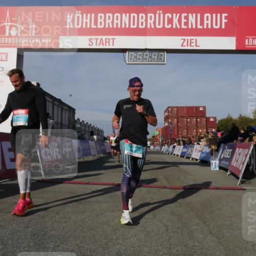 03.10.2025 - Köhlbrandbrückenlauf Matties Gatica Varas http://msf.ph/oto/9165706 03.10.2025 09:59:49 Ziel 1158, 1248, 2697, 2709, 2710, 2884, 2959, 3137, 3464 meine-sportfotos.de