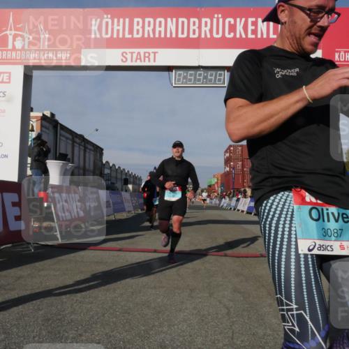 03.10.2025 - Köhlbrandbrückenlauf Matties Gatica Varas http://msf.ph/oto/9165710 03.10.2025 09:59:50 Ziel 1158, 1248, 2697, 2710, 2884, 2959, 3137, 3464 meine-sportfotos.de