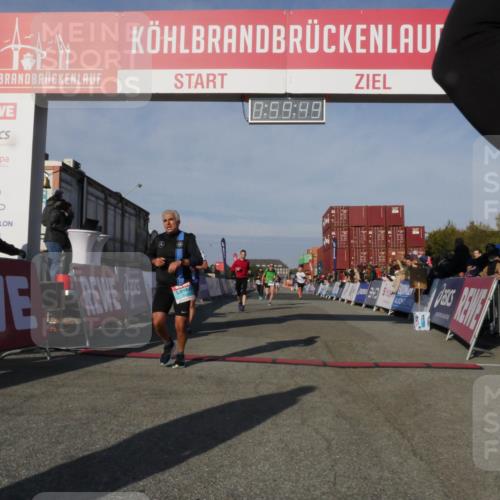 03.10.2025 - Köhlbrandbrückenlauf Matties Gatica Varas http://msf.ph/oto/9165714 03.10.2025 09:59:51 Ziel 1158, 1248, 2697, 2710, 2884, 2959, 3137, 3464 meine-sportfotos.de