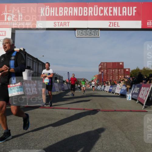 03.10.2025 - Köhlbrandbrückenlauf Matties Gatica Varas http://msf.ph/oto/9165717 03.10.2025 09:59:52 Ziel 1158, 1248, 1297, 2697, 2710, 2884, 2959, 3137 meine-sportfotos.de