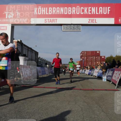 03.10.2025 - Köhlbrandbrückenlauf Matties Gatica Varas http://msf.ph/oto/9165722 03.10.2025 09:59:54 Ziel 1158, 1297, 2697, 2710, 2884, 2959, 3137 meine-sportfotos.de