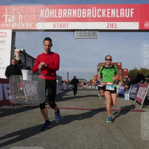 03.10.2025 - Köhlbrandbrückenlauf Matties Gatica Varas http://msf.ph/oto/9165727 03.10.2025 09:59:55 Ziel 1297, 2697, 2710, 2884, 2959, 3137 meine-sportfotos.de