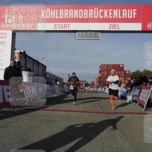 03.10.2025 - Köhlbrandbrückenlauf Matties Gatica Varas http://msf.ph/oto/9165731 03.10.2025 09:59:56 Ziel 1297, 2697, 2884, 2959, 3137 meine-sportfotos.de