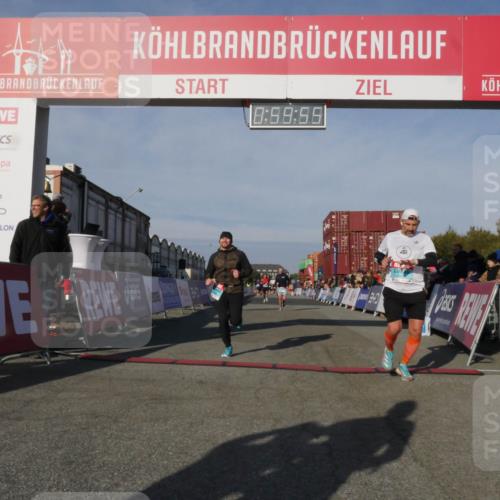 03.10.2025 - Köhlbrandbrückenlauf Matties Gatica Varas http://msf.ph/oto/9165735 03.10.2025 09:59:57 Ziel 1297, 2884, 2959, 3137 meine-sportfotos.de