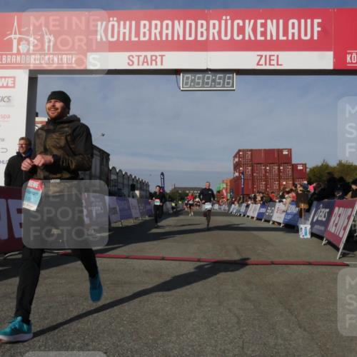 03.10.2025 - Köhlbrandbrückenlauf Matties Gatica Varas http://msf.ph/oto/9165740 03.10.2025 09:59:58 Ziel 1297, 1405, 2884, 3137 meine-sportfotos.de