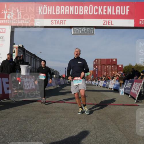03.10.2025 - Köhlbrandbrückenlauf Matties Gatica Varas http://msf.ph/oto/9165749 03.10.2025 10:00:00 Ziel 1084, 1247, 1297, 1405, 2884, 3137 meine-sportfotos.de