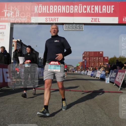 03.10.2025 - Köhlbrandbrückenlauf Matties Gatica Varas http://msf.ph/oto/9165751 03.10.2025 10:00:01 Ziel 1084, 1247, 1297, 1405, 1946, 2777, 3378 meine-sportfotos.de