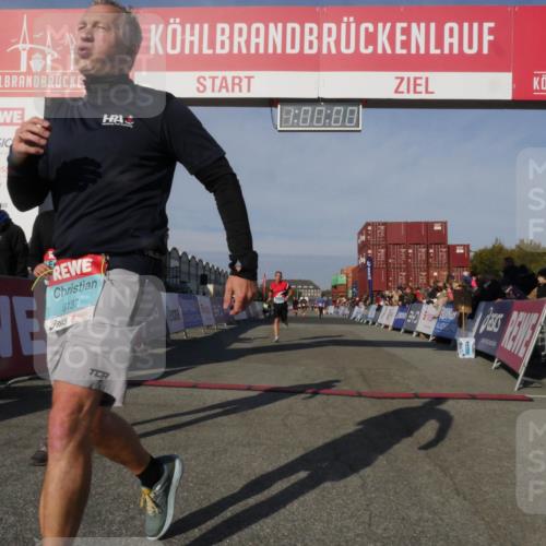 03.10.2025 - Köhlbrandbrückenlauf Matties Gatica Varas http://msf.ph/oto/9165752 03.10.2025 10:00:01 Ziel 1084, 1247, 1297, 1405, 1946, 2777, 3378 meine-sportfotos.de