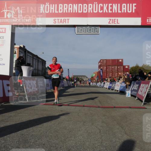 03.10.2025 - Köhlbrandbrückenlauf Matties Gatica Varas http://msf.ph/oto/9165764 03.10.2025 10:00:04 Ziel 1084, 1247, 1297, 1298, 1405, 1946, 2777, 3378 meine-sportfotos.de
