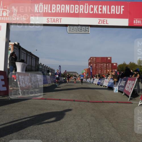 03.10.2025 - Köhlbrandbrückenlauf Matties Gatica Varas http://msf.ph/oto/9165775 03.10.2025 10:00:07 Ziel 1071, 1084, 1247, 1298, 1405, 1946, 2777, 3378 meine-sportfotos.de