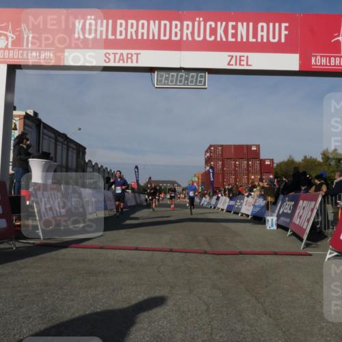 03.10.2025 - Köhlbrandbrückenlauf Matties Gatica Varas http://msf.ph/oto/9165778 03.10.2025 10:00:08 Ziel 1071, 1084, 1247, 1298, 1315, 1405, 1946, 2777, 3378 meine-sportfotos.de