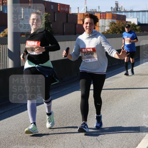 03.10.2025 - Köhlbrandbrückenlauf Strokosch-Dieckow http://msf.ph/oto/9165787 03.10.2025 13:16:01 Position 3 682, 5585 meine-sportfotos.de