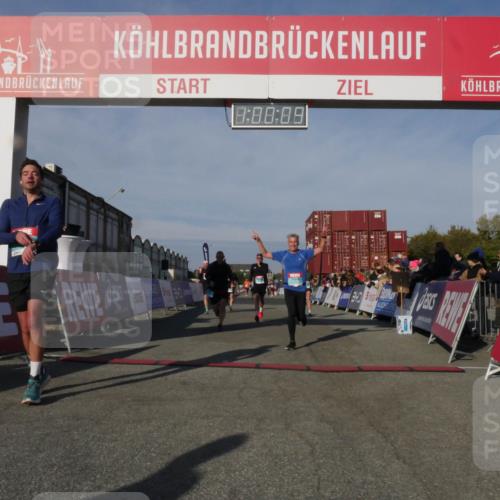 03.10.2025 - Köhlbrandbrückenlauf Matties Gatica Varas http://msf.ph/oto/9165790 03.10.2025 10:00:11 Ziel 1071, 1084, 1237, 1247, 1298, 1315, 1946, 2777, 3378, 3820 meine-sportfotos.de