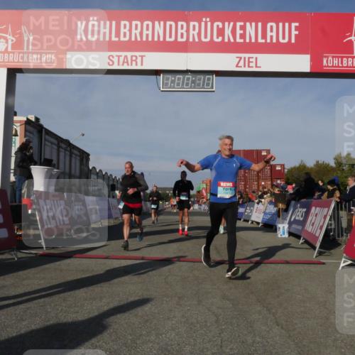 03.10.2025 - Köhlbrandbrückenlauf Matties Gatica Varas http://msf.ph/oto/9165795 03.10.2025 10:00:12 Ziel 1071, 1084, 1109, 1237, 1298, 1315, 1946, 2777, 3378, 3820 meine-sportfotos.de