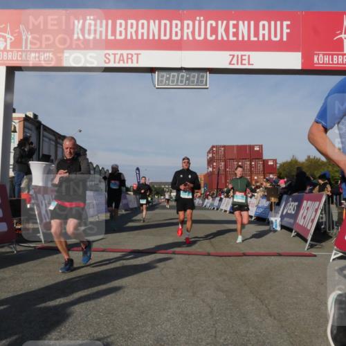 03.10.2025 - Köhlbrandbrückenlauf Matties Gatica Varas http://msf.ph/oto/9165800 03.10.2025 10:00:13 Ziel 1071, 1109, 1237, 1298, 1315, 1946, 2777, 3378, 3820 meine-sportfotos.de