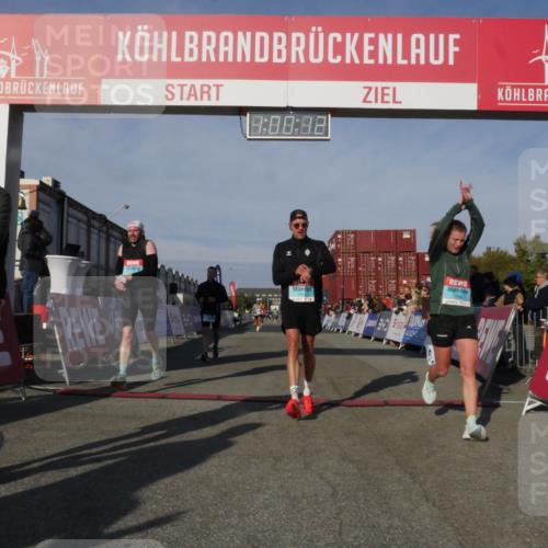 03.10.2025 - Köhlbrandbrückenlauf Matties Gatica Varas http://msf.ph/oto/9165805 03.10.2025 10:00:14 Ziel 1071, 1109, 1237, 1298, 1315, 3820 meine-sportfotos.de