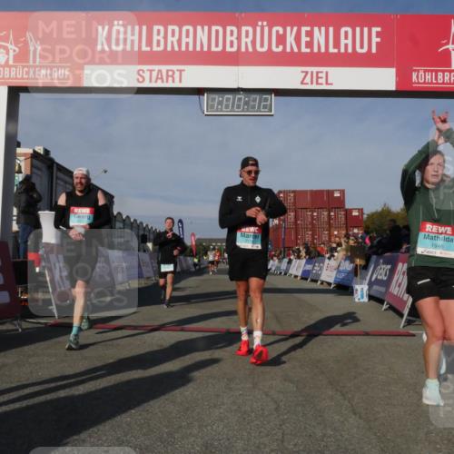 03.10.2025 - Köhlbrandbrückenlauf Matties Gatica Varas http://msf.ph/oto/9165806 03.10.2025 10:00:14 Ziel 1071, 1109, 1237, 1298, 1315, 3820 meine-sportfotos.de