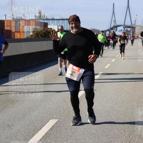 03.10.2025 - Köhlbrandbrückenlauf Strokosch-Dieckow http://msf.ph/oto/9165809 03.10.2025 13:16:04 Position 3 560, 5508 meine-sportfotos.de
