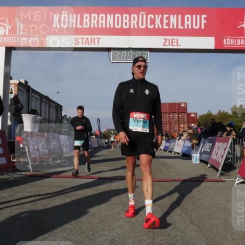 03.10.2025 - Köhlbrandbrückenlauf Matties Gatica Varas http://msf.ph/oto/9165810 03.10.2025 10:00:15 Ziel 1071, 1109, 1237, 1298, 1315, 3820 meine-sportfotos.de