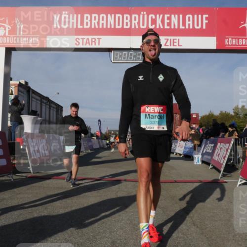 03.10.2025 - Köhlbrandbrückenlauf Matties Gatica Varas http://msf.ph/oto/9165812 03.10.2025 10:00:15 Ziel 1071, 1109, 1237, 1298, 1315, 3820 meine-sportfotos.de