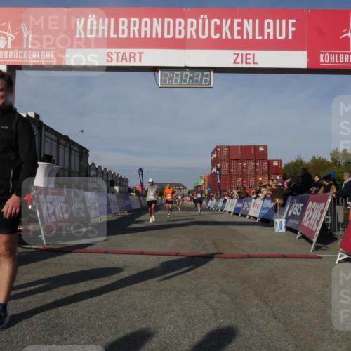 03.10.2025 - Köhlbrandbrückenlauf Matties Gatica Varas http://msf.ph/oto/9165820 03.10.2025 10:00:17 Ziel 1071, 1109, 1237, 1315, 3041, 3820 meine-sportfotos.de