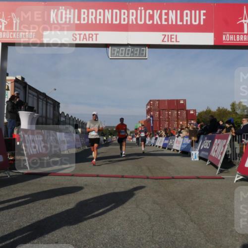 03.10.2025 - Köhlbrandbrückenlauf Matties Gatica Varas http://msf.ph/oto/9165825 03.10.2025 10:00:19 Ziel 1071, 1109, 1237, 1315, 3041, 3820 meine-sportfotos.de