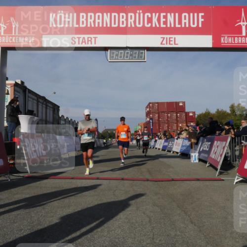 03.10.2025 - Köhlbrandbrückenlauf Matties Gatica Varas http://msf.ph/oto/9165827 03.10.2025 10:00:19 Ziel 1071, 1109, 1237, 1315, 3041, 3820 meine-sportfotos.de
