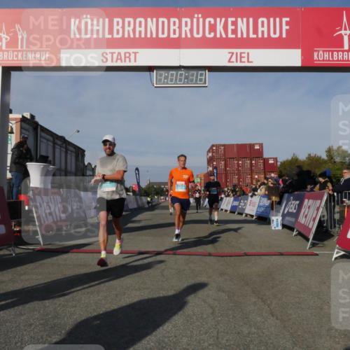 03.10.2025 - Köhlbrandbrückenlauf Matties Gatica Varas http://msf.ph/oto/9165829 03.10.2025 10:00:20 Ziel 1106, 1109, 1237, 1315, 3041, 3820 meine-sportfotos.de