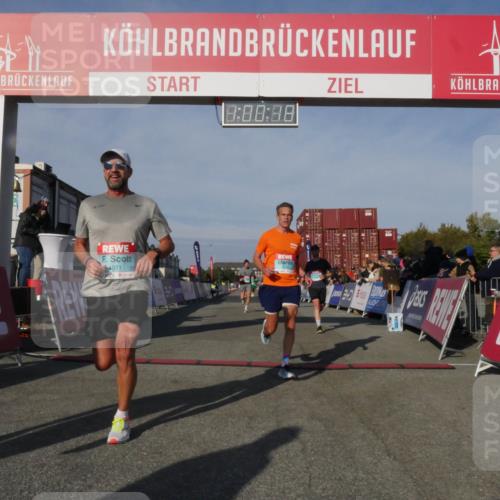 03.10.2025 - Köhlbrandbrückenlauf Matties Gatica Varas http://msf.ph/oto/9165830 03.10.2025 10:00:20 Ziel 1106, 1109, 1237, 1315, 3041, 3820 meine-sportfotos.de