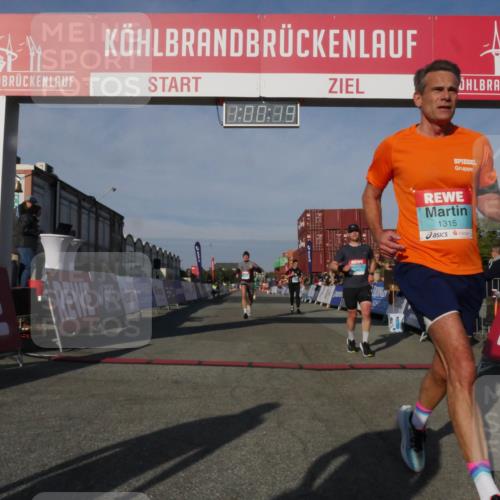 03.10.2025 - Köhlbrandbrückenlauf Matties Gatica Varas http://msf.ph/oto/9165834 03.10.2025 10:00:21 Ziel 1106, 1109, 1237, 3041, 3820 meine-sportfotos.de