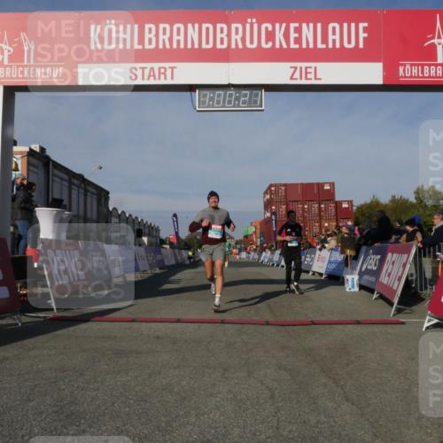 03.10.2025 - Köhlbrandbrückenlauf Matties Gatica Varas http://msf.ph/oto/9165841 03.10.2025 10:00:23 Ziel 1106, 1109, 1118, 1237, 3041 meine-sportfotos.de