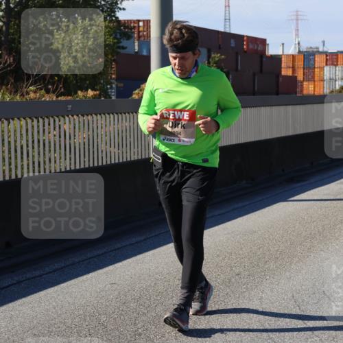 03.10.2025 - Köhlbrandbrückenlauf Strokosch-Dieckow http://msf.ph/oto/9165846 03.10.2025 13:16:19 Position 3 4894 meine-sportfotos.de
