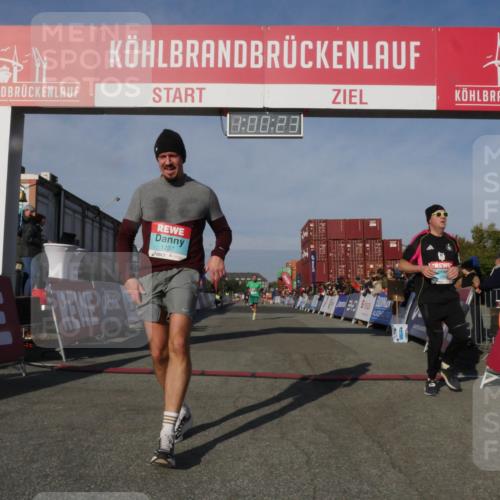 03.10.2025 - Köhlbrandbrückenlauf Matties Gatica Varas http://msf.ph/oto/9165847 03.10.2025 10:00:25 Ziel 1106, 1118, 1262, 3041 meine-sportfotos.de