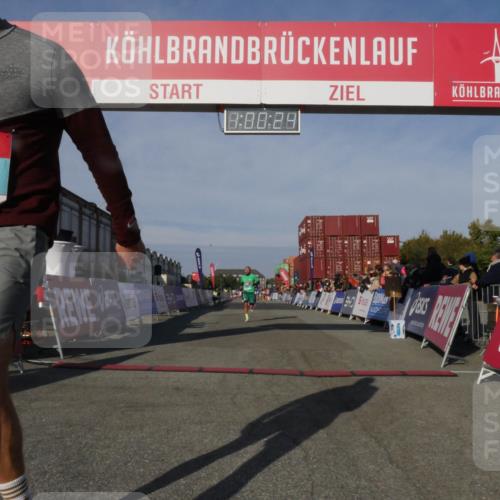 03.10.2025 - Köhlbrandbrückenlauf Matties Gatica Varas http://msf.ph/oto/9165850 03.10.2025 10:00:26 Ziel 1018, 1106, 1118, 1262, 3041 meine-sportfotos.de