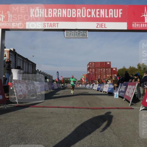 03.10.2025 - Köhlbrandbrückenlauf Matties Gatica Varas http://msf.ph/oto/9165853 03.10.2025 10:00:26 Ziel 1018, 1106, 1118, 1262, 3041 meine-sportfotos.de
