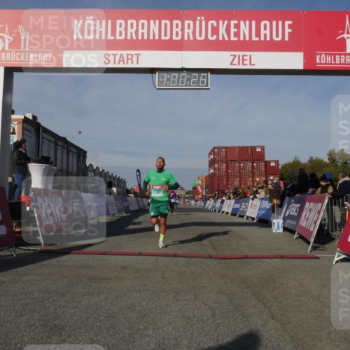 03.10.2025 - Köhlbrandbrückenlauf Matties Gatica Varas http://msf.ph/oto/9165862 03.10.2025 10:00:28 Ziel 1018, 1106, 1118, 1175, 1262, 3041, 3650 meine-sportfotos.de