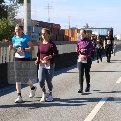 03.10.2025 - Köhlbrandbrückenlauf Strokosch-Dieckow http://msf.ph/oto/9165867 03.10.2025 13:16:25 Position 3 99, 6401, 4723 meine-sportfotos.de