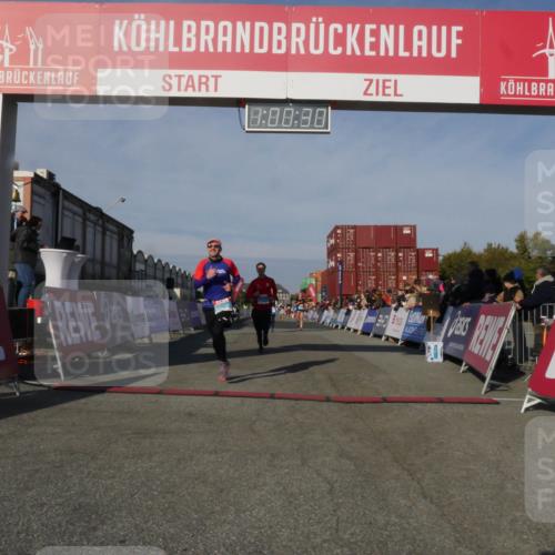 03.10.2025 - Köhlbrandbrückenlauf Matties Gatica Varas http://msf.ph/oto/9165878 03.10.2025 10:00:32 Ziel 1018, 1106, 1118, 1175, 1262, 2880, 3650 meine-sportfotos.de