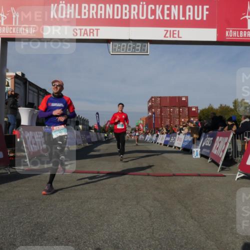 03.10.2025 - Köhlbrandbrückenlauf Matties Gatica Varas http://msf.ph/oto/9165882 03.10.2025 10:00:33 Ziel 1018, 1118, 1175, 1262, 2880, 3650 meine-sportfotos.de