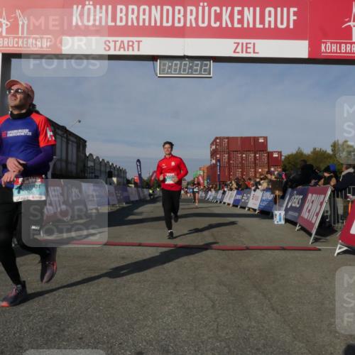 03.10.2025 - Köhlbrandbrückenlauf Matties Gatica Varas http://msf.ph/oto/9165883 03.10.2025 10:00:34 Ziel 1018, 1118, 1175, 1262, 2796, 2880, 3317, 3650 meine-sportfotos.de