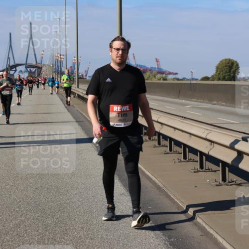 03.10.2025 - Köhlbrandbrückenlauf Strokosch-Dieckow http://msf.ph/oto/9165900 03.10.2025 13:16:37 Position 3 4621 meine-sportfotos.de