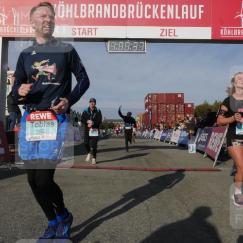 03.10.2025 - Köhlbrandbrückenlauf Matties Gatica Varas http://msf.ph/oto/9165901 03.10.2025 10:00:38 Ziel 1018, 1175, 2712, 2796, 2880, 3317, 3650, 3658, 3719 meine-sportfotos.de