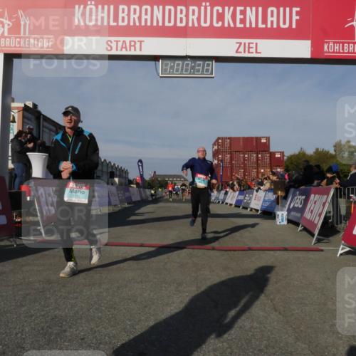 03.10.2025 - Köhlbrandbrückenlauf Matties Gatica Varas http://msf.ph/oto/9165906 03.10.2025 10:00:39 Ziel 1175, 2712, 2796, 2880, 3317, 3650, 3658, 3719 meine-sportfotos.de