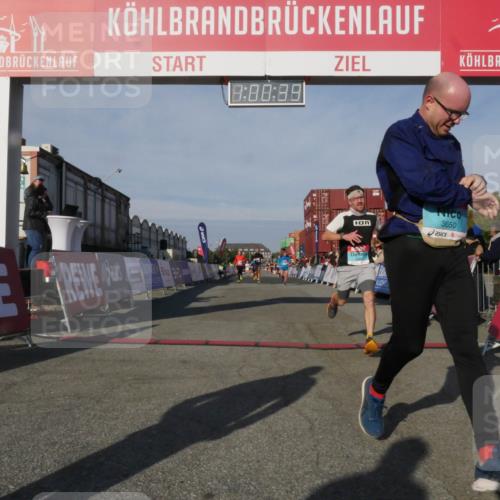 03.10.2025 - Köhlbrandbrückenlauf Matties Gatica Varas http://msf.ph/oto/9165911 03.10.2025 10:00:41 Ziel 2712, 2796, 2880, 3317, 3658, 3719 meine-sportfotos.de