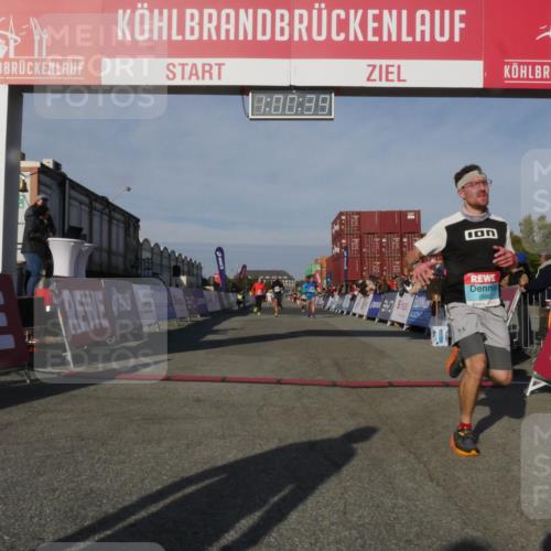 03.10.2025 - Köhlbrandbrückenlauf Matties Gatica Varas http://msf.ph/oto/9165914 03.10.2025 10:00:41 Ziel 2712, 2796, 2880, 3317, 3658, 3719 meine-sportfotos.de