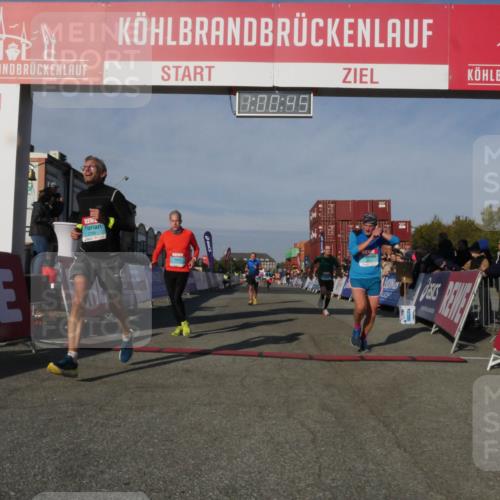03.10.2025 - Köhlbrandbrückenlauf Matties Gatica Varas http://msf.ph/oto/9165935 03.10.2025 10:00:47 Ziel 1330, 1553, 1826, 2712, 3307, 3342, 3343, 3651, 3658, 3719 meine-sportfotos.de